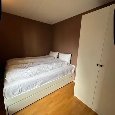 Charming In Lift & Balcony Apartment