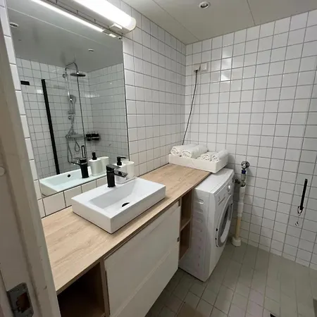 Charming In Lift & Balcony Apartman